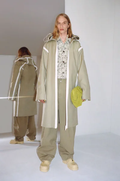 Look 25